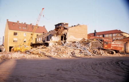 Rivning av Bank &amp;amp; Nilsson charkfabrik senare drev ÖAF  fabriken Platensgatan Lkpg. 2006.