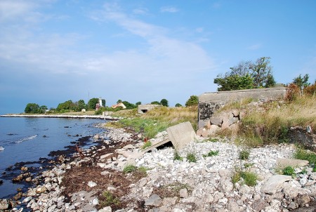 Skyttevärn mot fyren.